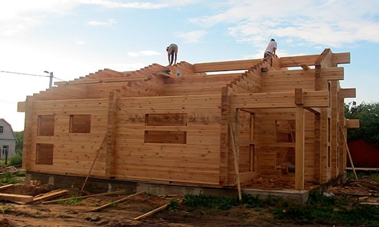 Процесс сборки сруба