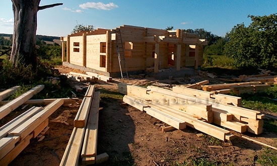 Процесс сборки сруба дома