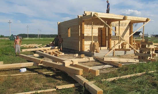 Вид на сруб дома