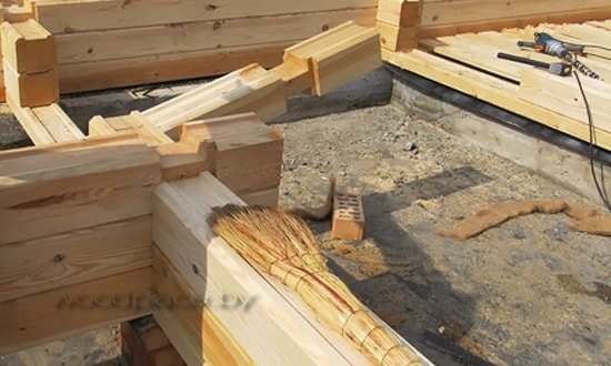 Работы по сборке деревянного дома