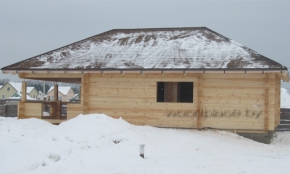 Строительство деревянного дома в Борисовском районе. Вид сбоку.