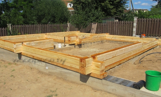 Начало строительства дома в Раубичах. Венец - 2.